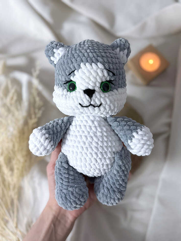 A clear visualization of the completed Barsik Cat amigurumi, showcasing the final result of this free pattern. This image serves as a professional preview to guide your crochet journey. We share this stylistic reference to help you visualize the finished handmade kitty.
