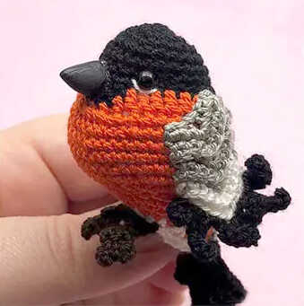 Winter Bird Amigurumi Free Crochet Pattern