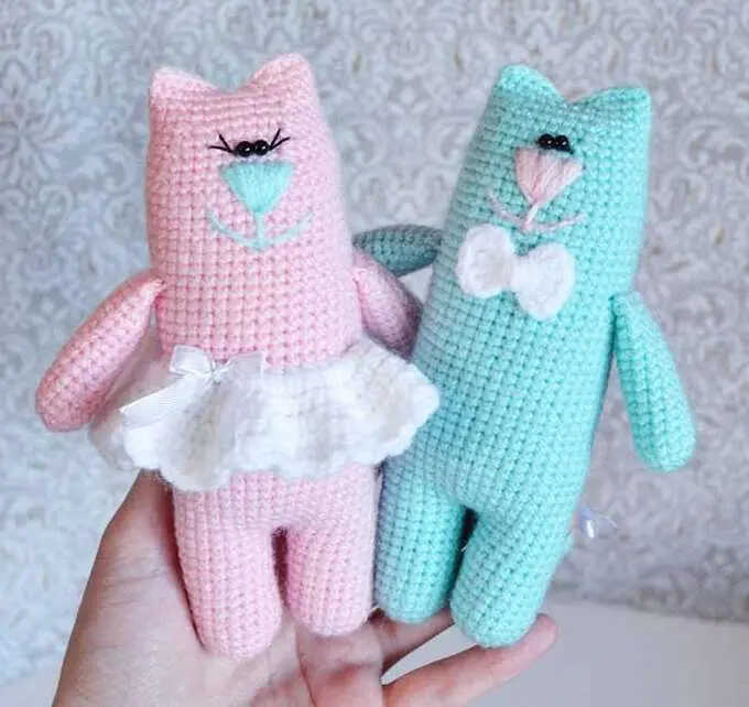 cat couple amigurumi free pattern handmade crochet cats with simple dress and bow tie details